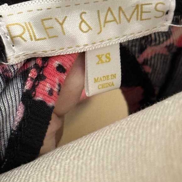 💗RILEY+JAMES TOP💗 - Picture 6 of 6